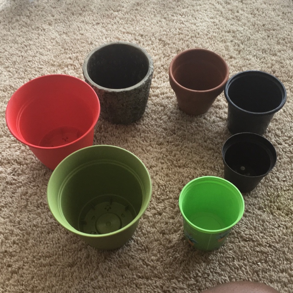 7 Plant pots for indoor and outside planting.